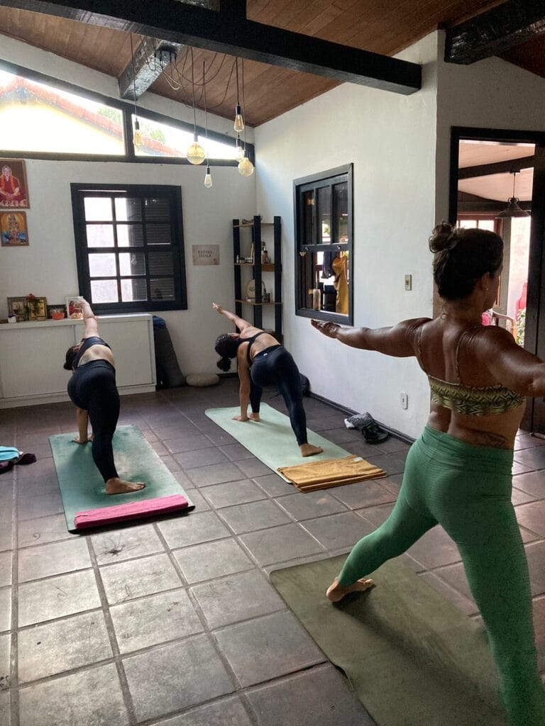 aula ashtanga yogasaquarema.com.br 4